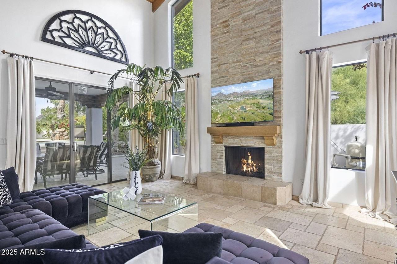 6198 N 28th Pl - Photo 4 of 21