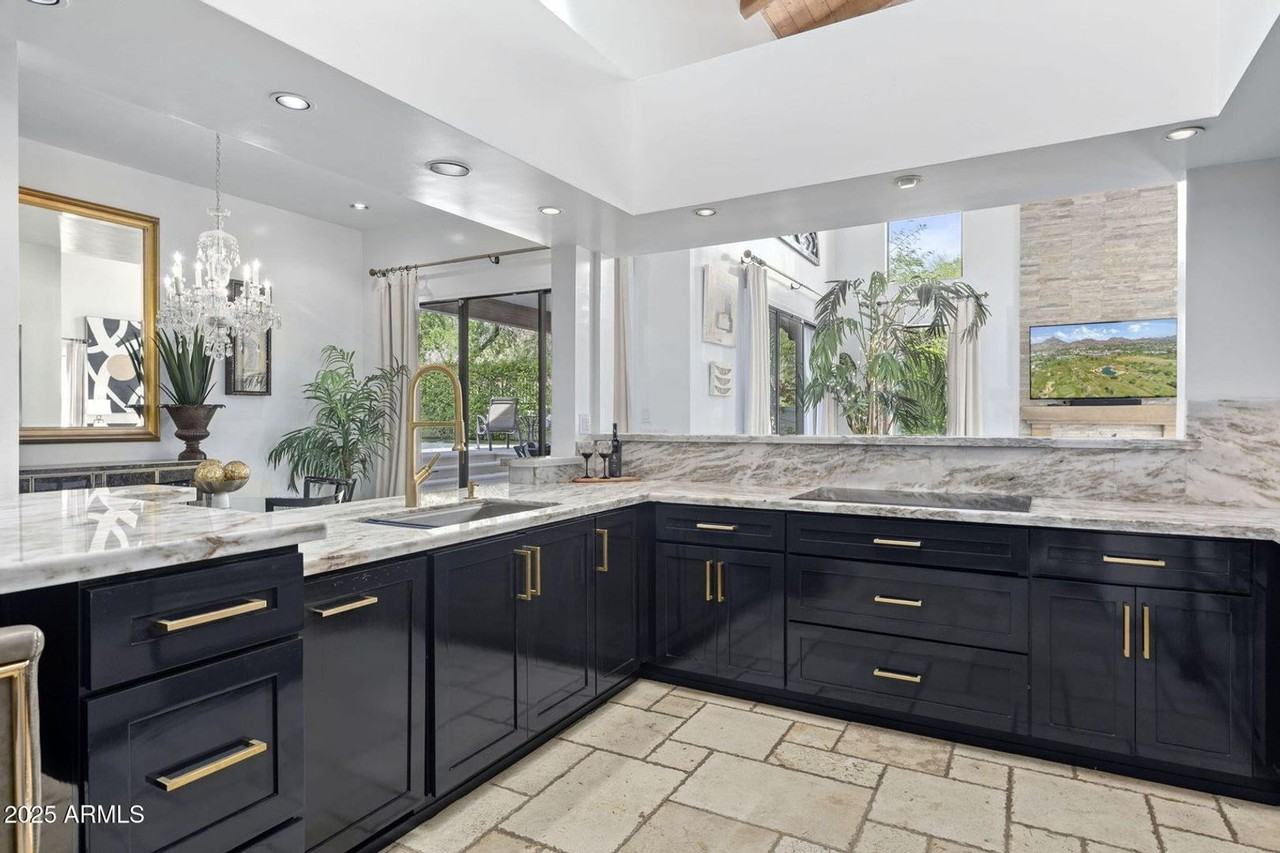 6198 N 28th Pl - Photo 6 of 21