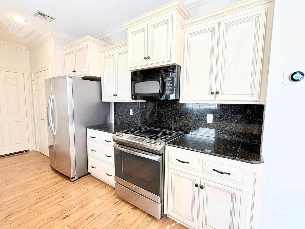 23 Courtyard Cir - Photo 6 of 27