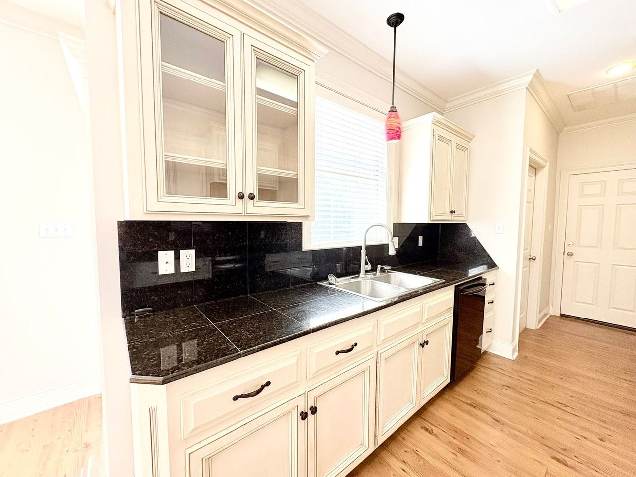 23 Courtyard Cir - Photo 7 of 27