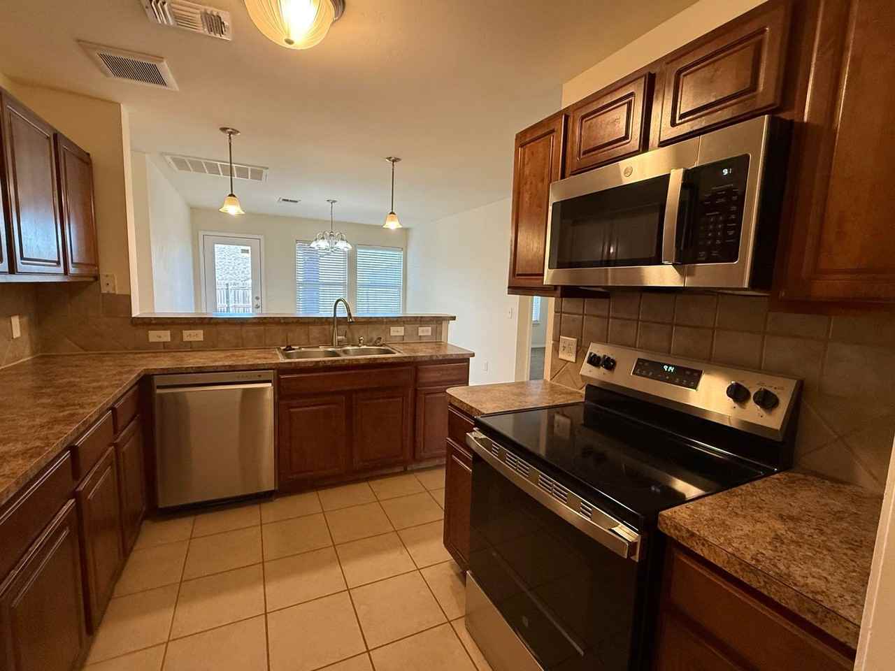 2841 Nw 184th Ter - Photo 5 of 16