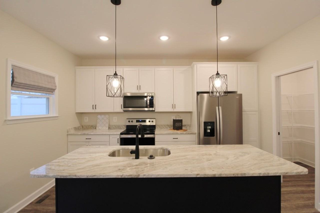 1441 1441 Derby Drive - Photo 2 of 32