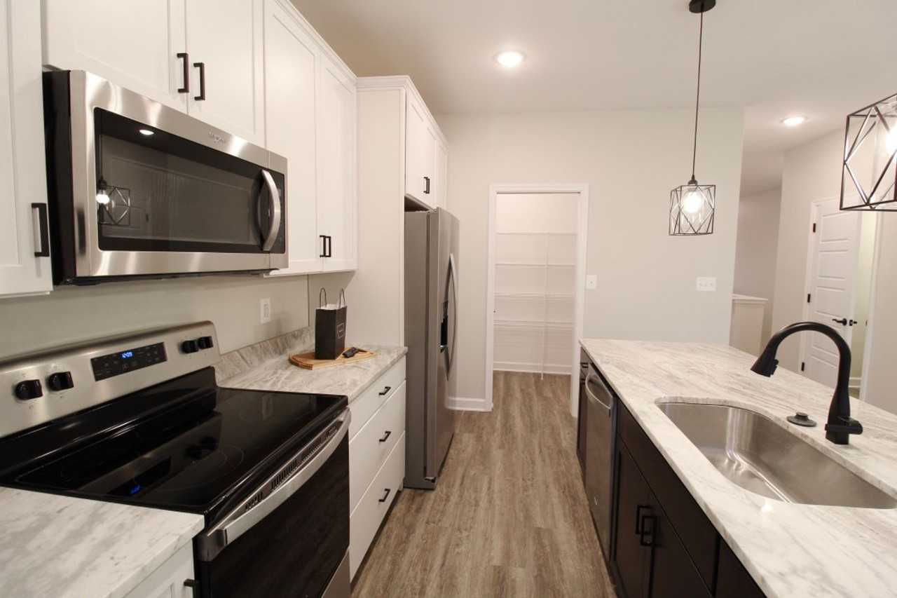 1441 1441 Derby Drive - Photo 4 of 32