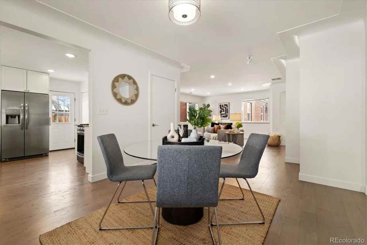 3233 Ivanhoe St - Photo 6 of 21