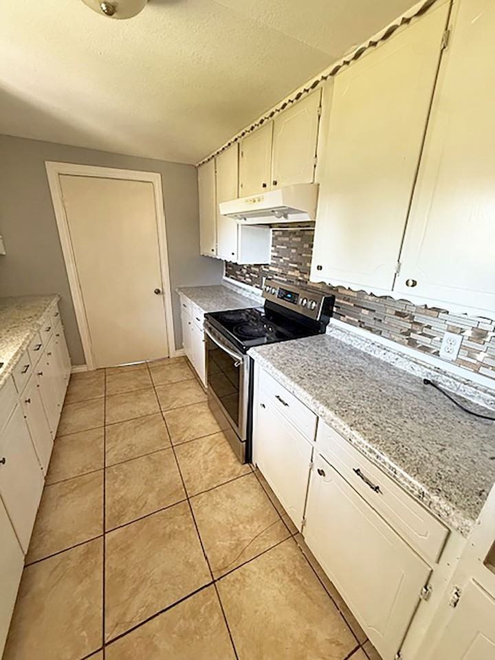 509 W Maple St - Photo 7 of 23