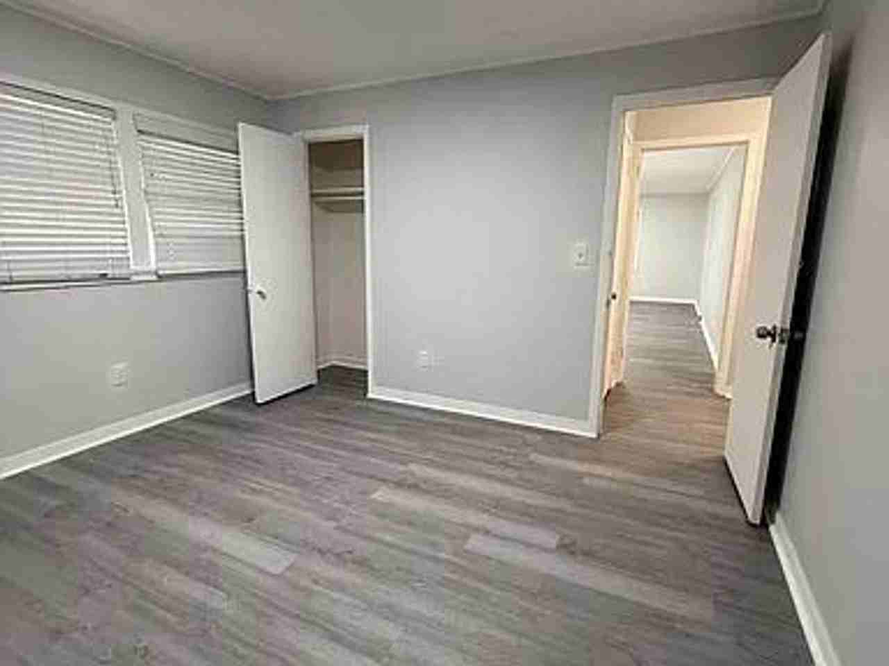 3415 Willow Lane Dr - Photo 3 of 8