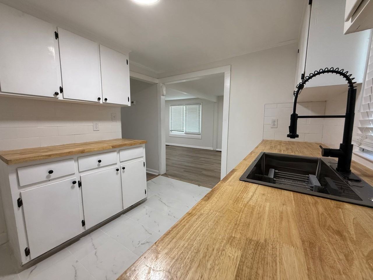 231 Easy St - Photo 2 of 24