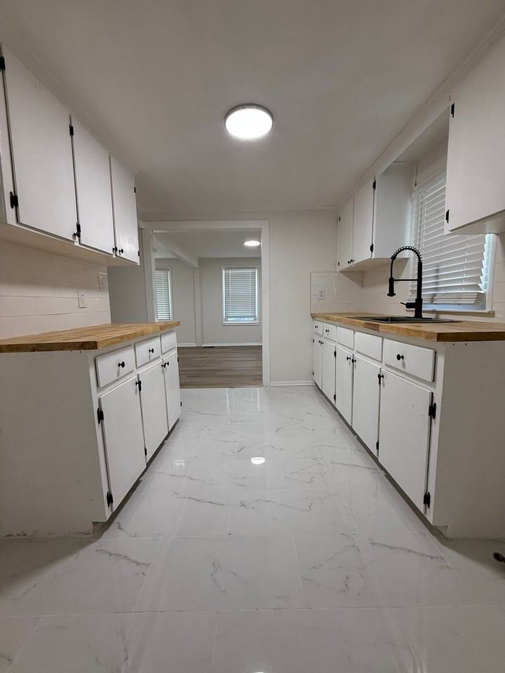 231 Easy St - Photo 3 of 24