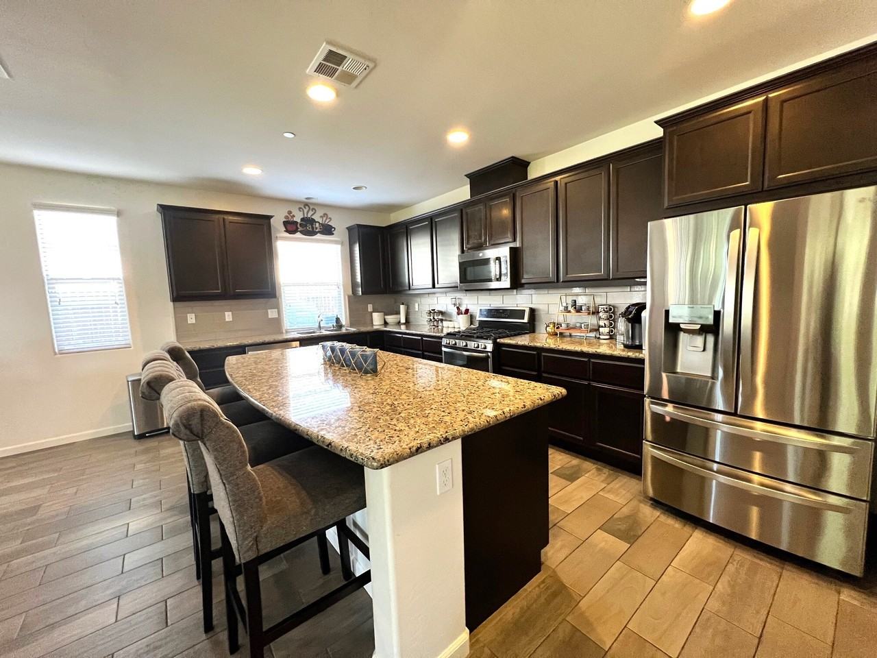 15232 Chatsworth Ave - Photo 5 of 30