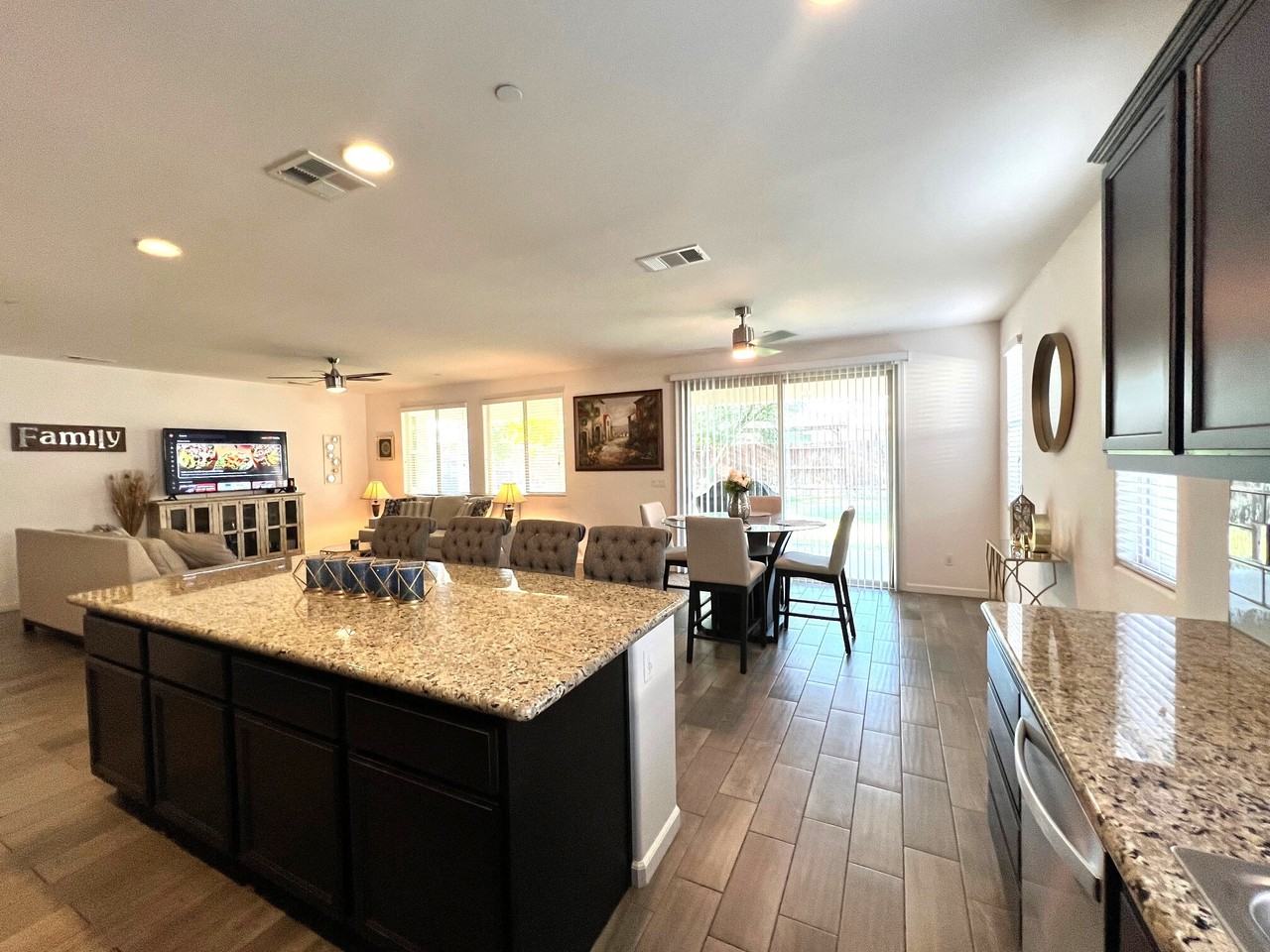 15232 Chatsworth Ave - Photo 3 of 30