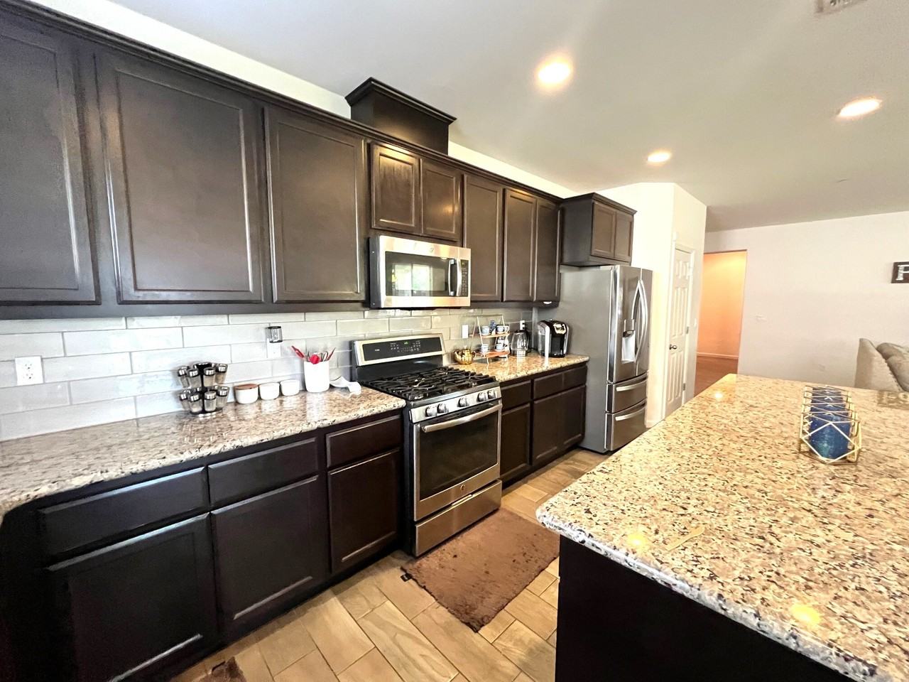 15232 Chatsworth Ave - Photo 7 of 30