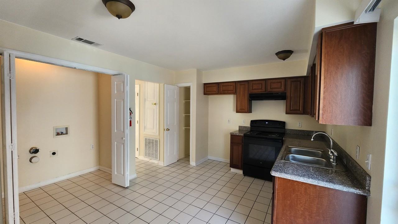 3421 Golden Dr #B - Photo 2 of 7