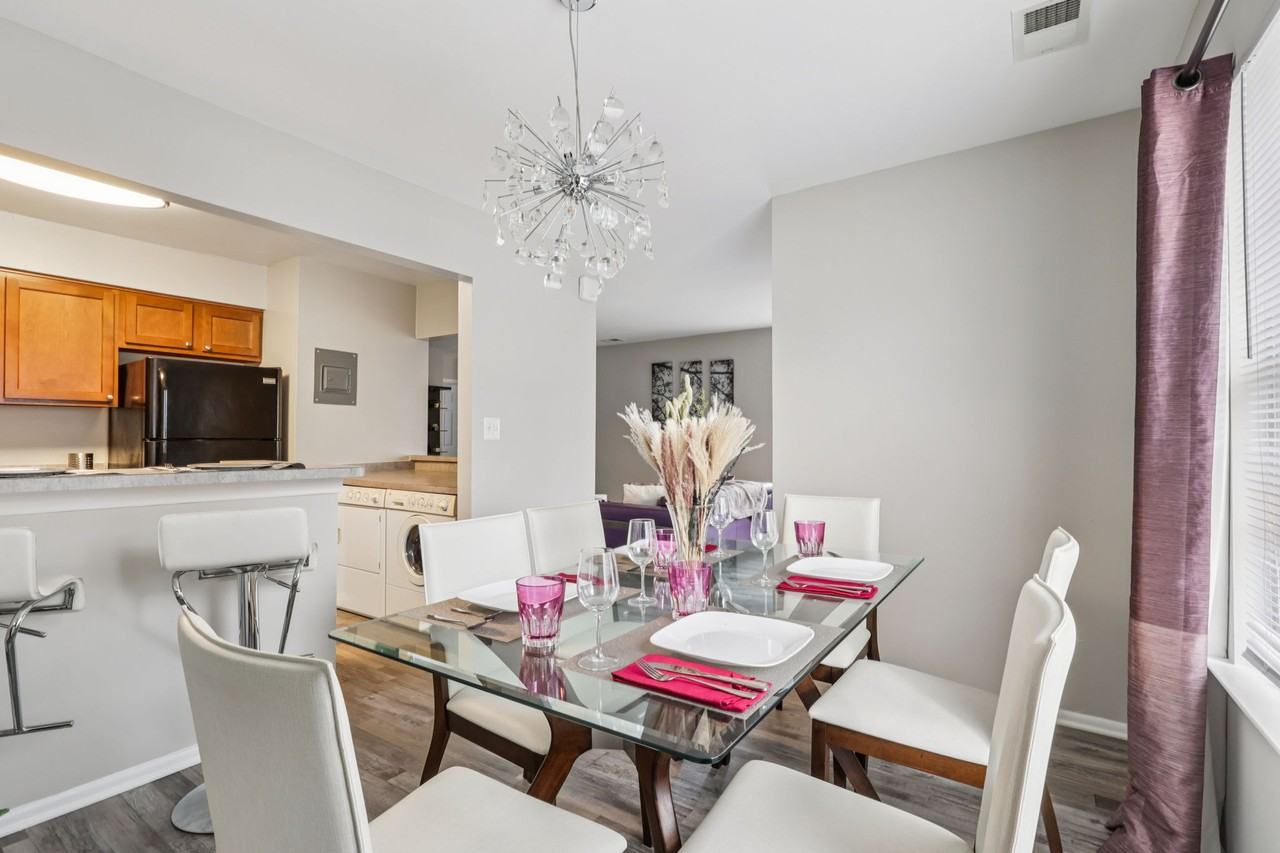 Royal Oaks and East Garden - Photo 3 of 45