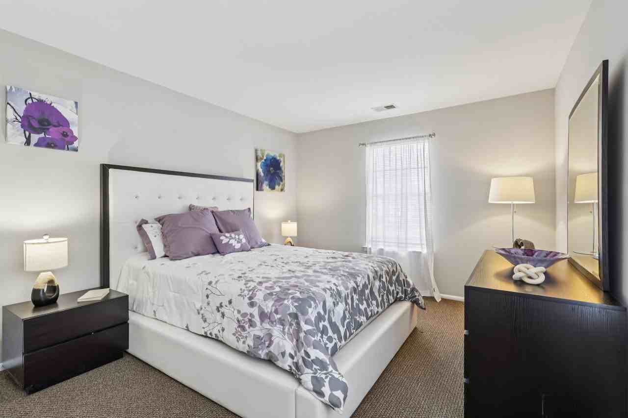 Royal Oaks and East Garden - Photo 6 of 45