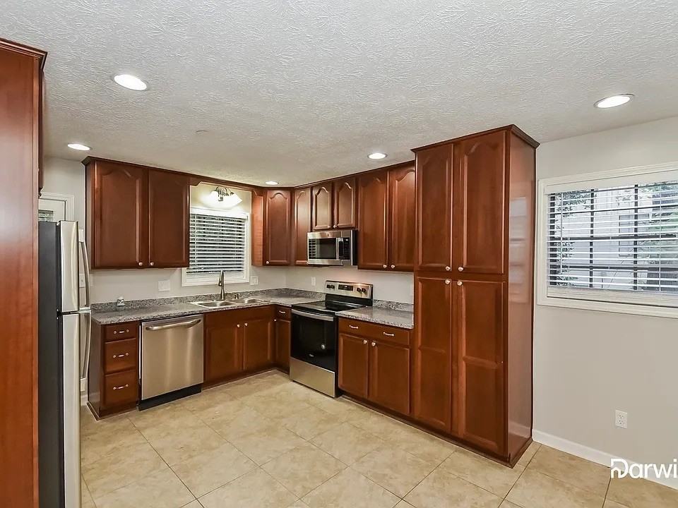 3411 Mill Stream Ln Sw - Photo 3 of 14