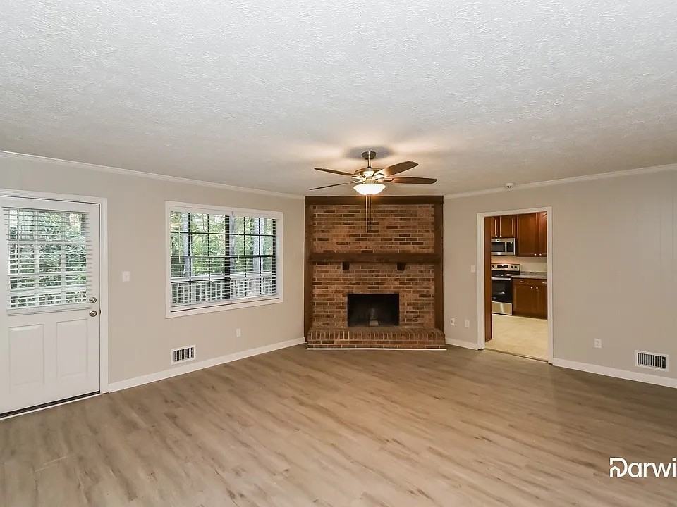 3411 Mill Stream Ln Sw - Photo 4 of 14