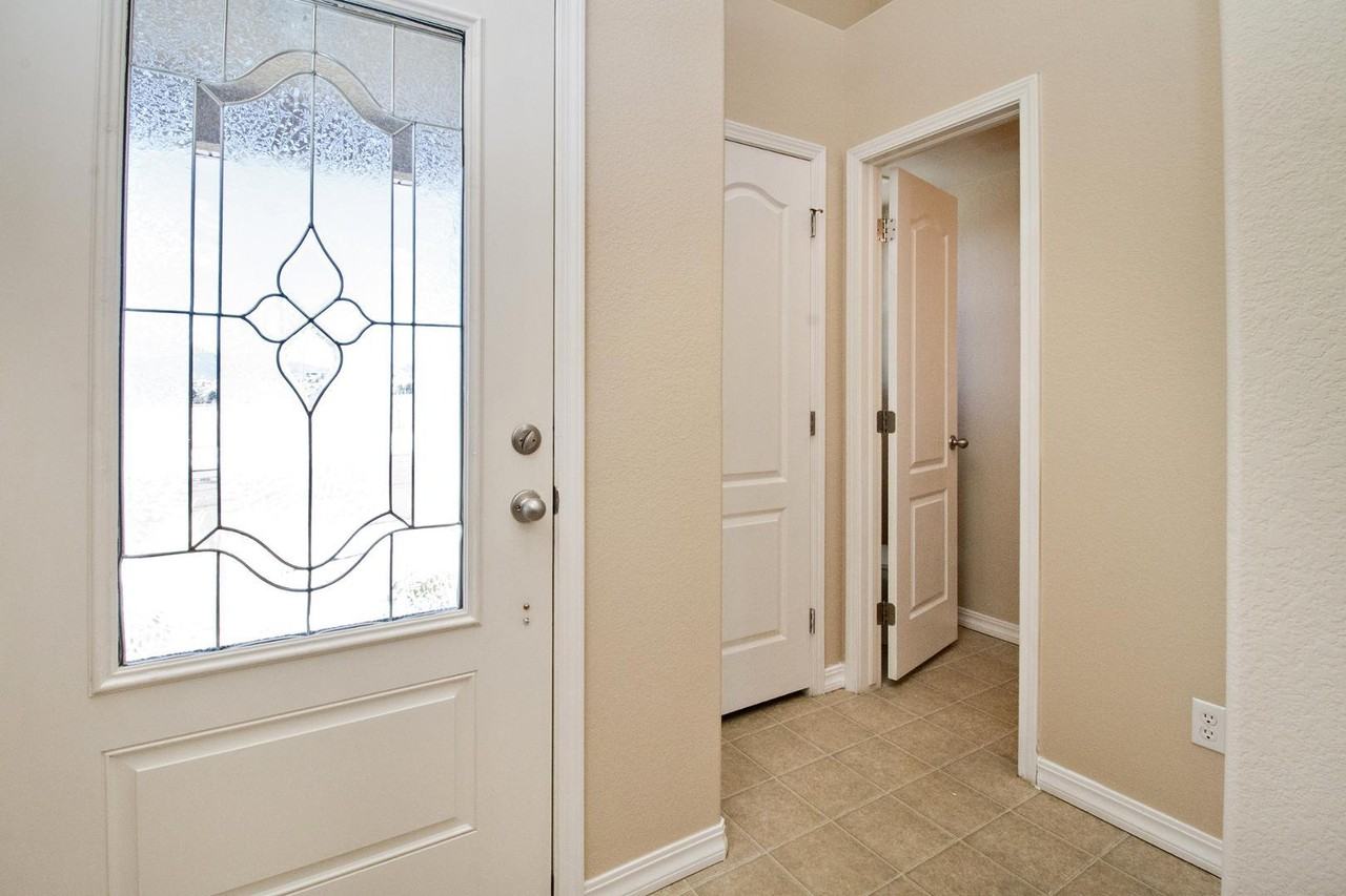 3867 Swainson Dr - Photo 3 of 25