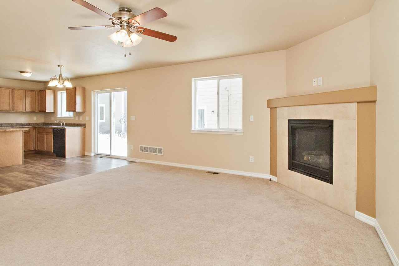 3867 Swainson Dr - Photo 4 of 25