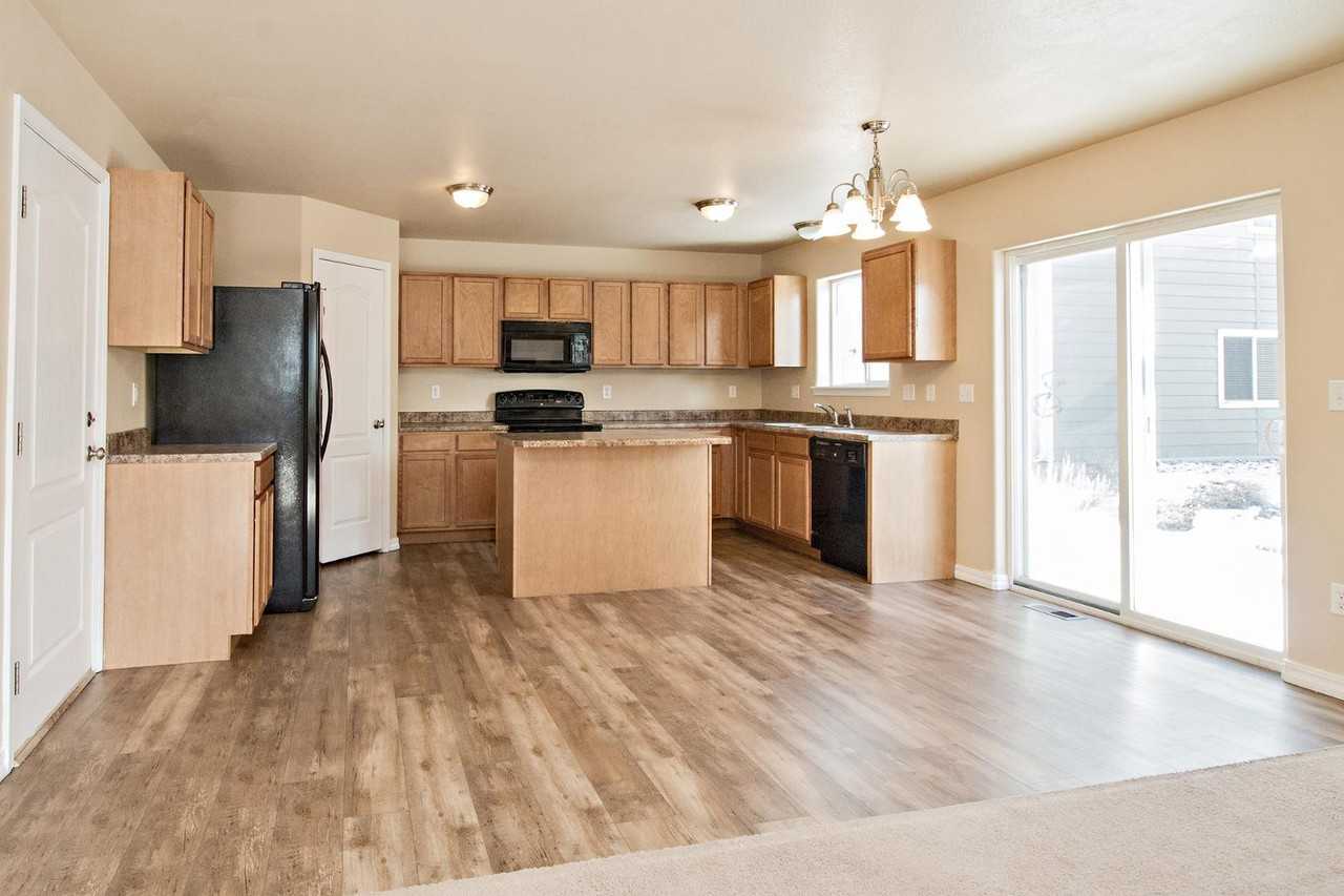 3867 Swainson Dr - Photo 5 of 25