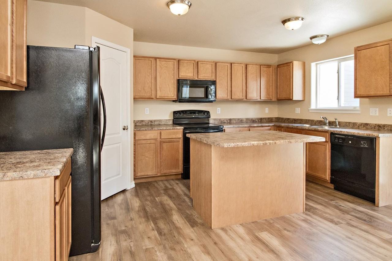 3867 Swainson Dr - Photo 7 of 25