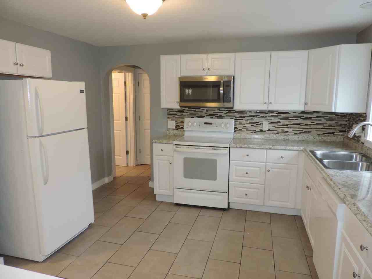 1203 Columbus St - Photo 2 of 28