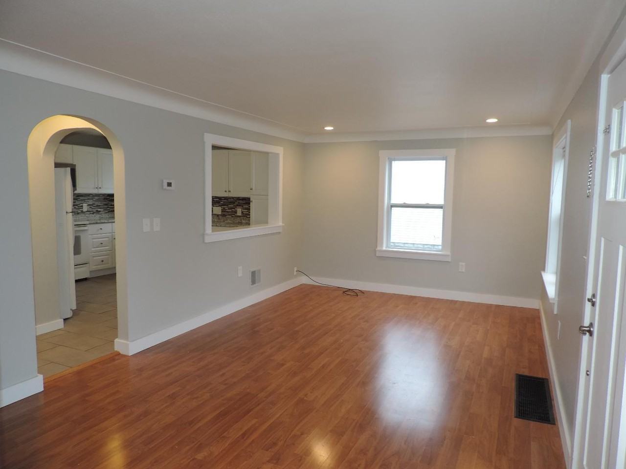 1203 Columbus St - Photo 6 of 28