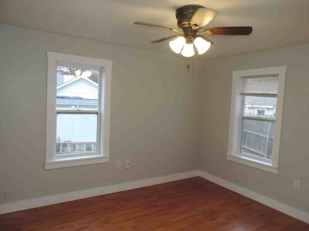 1203 Columbus St - Photo 7 of 28