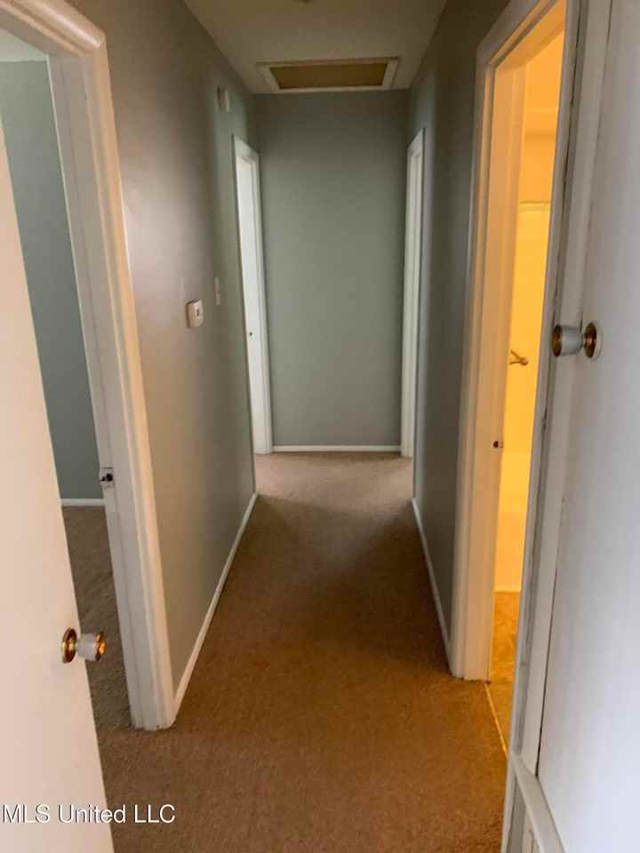 2504 Middlecoff Dr - Photo 6 of 10