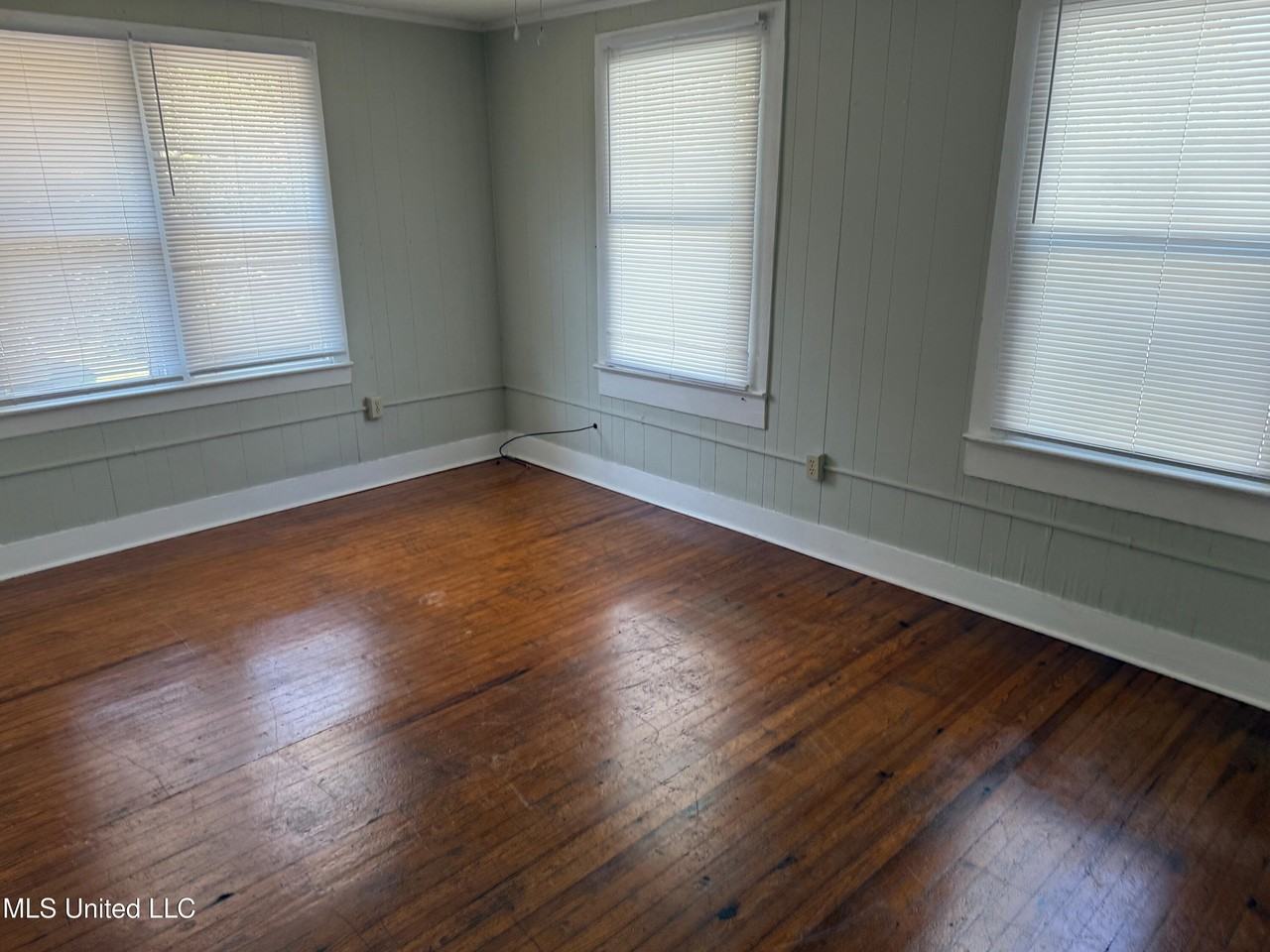 3518 Southward Dr - Photo 3 of 12