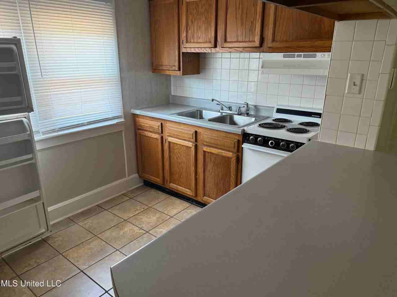 3518 Southward Dr - Photo 7 of 12