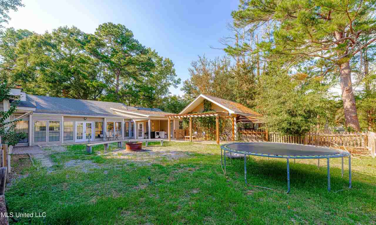 28 Deerfield Dr - Photo 5 of 50