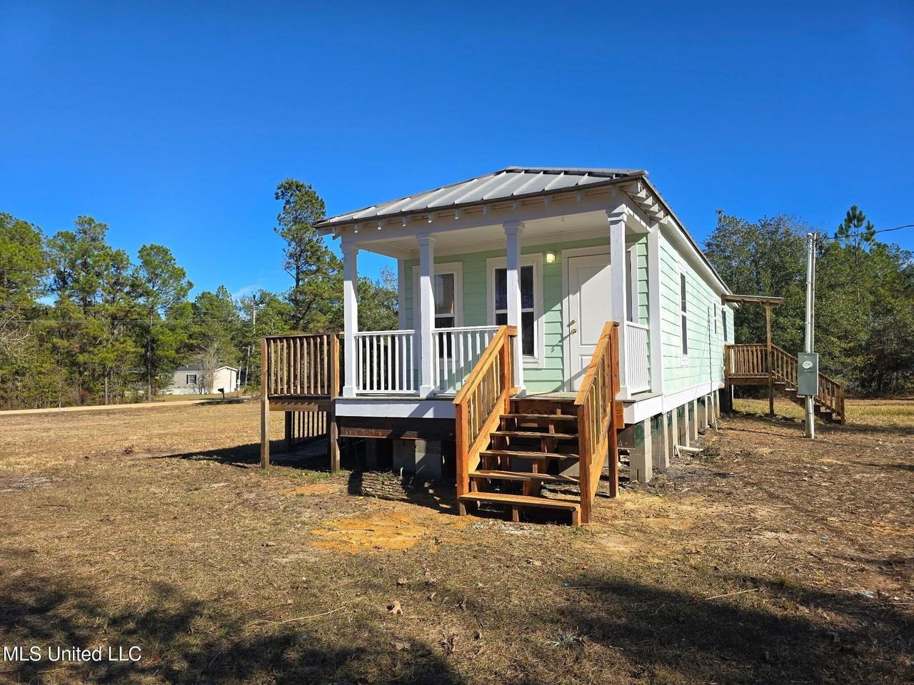 2079 Pine Hill Rd - Photo 2 of 19