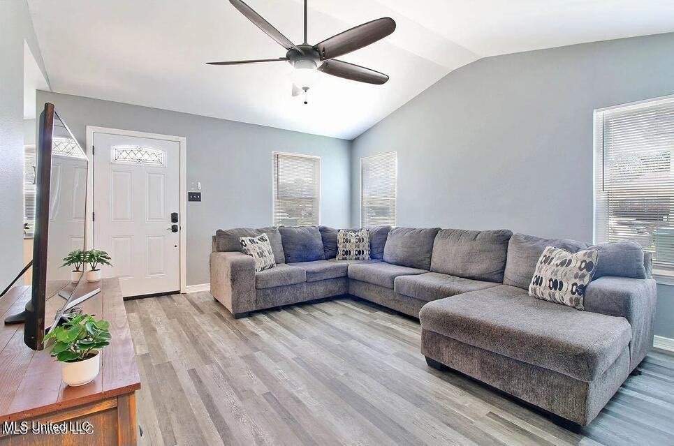 13369 Martin Ct - Photo 2 of 17