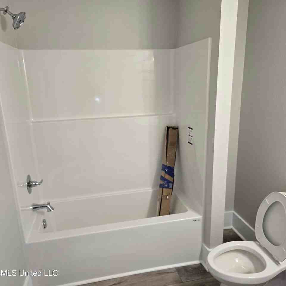 246 Bohn St - Photo 4 of 8