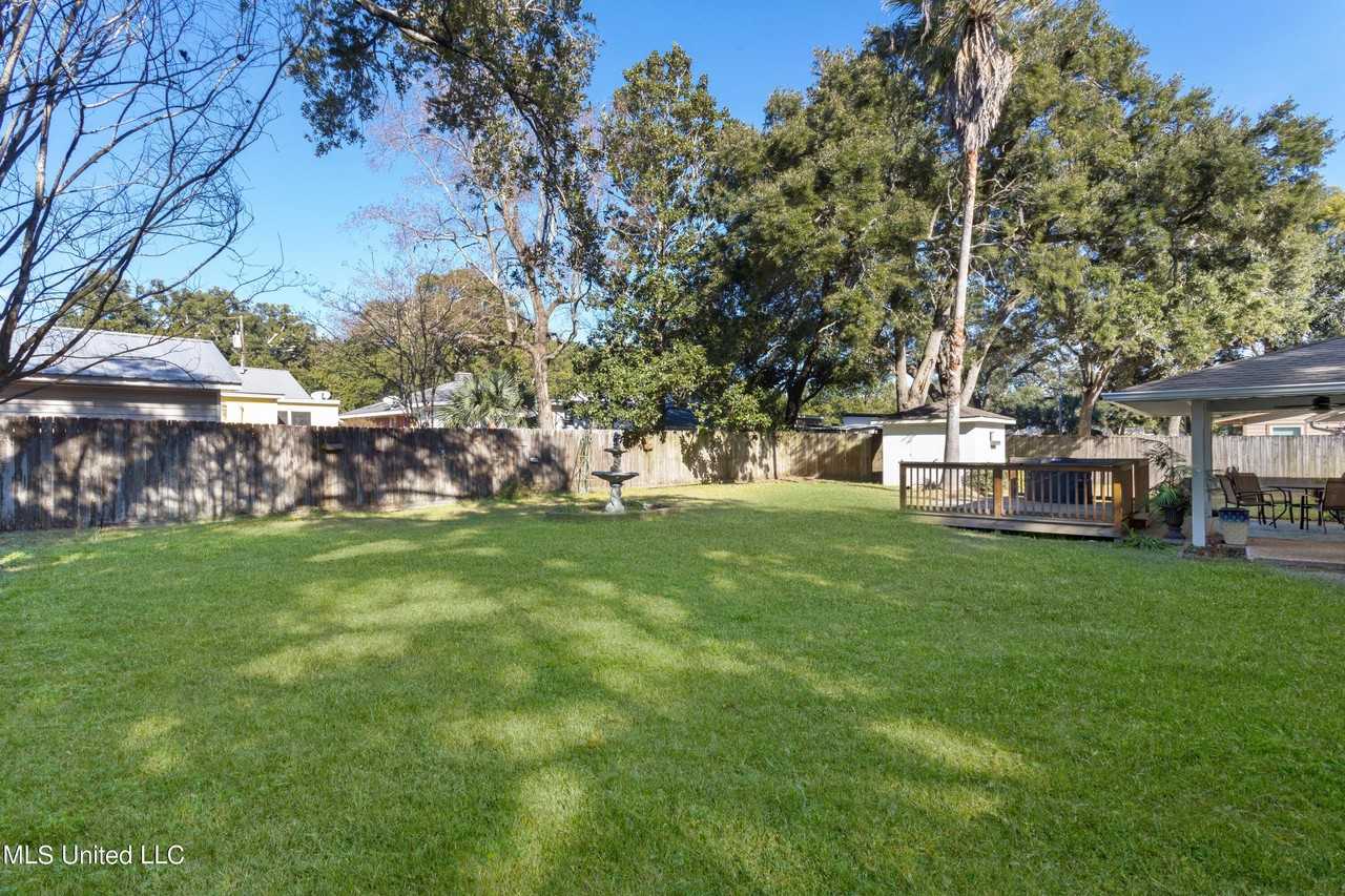 1056 Cherokee St - Photo 6 of 28