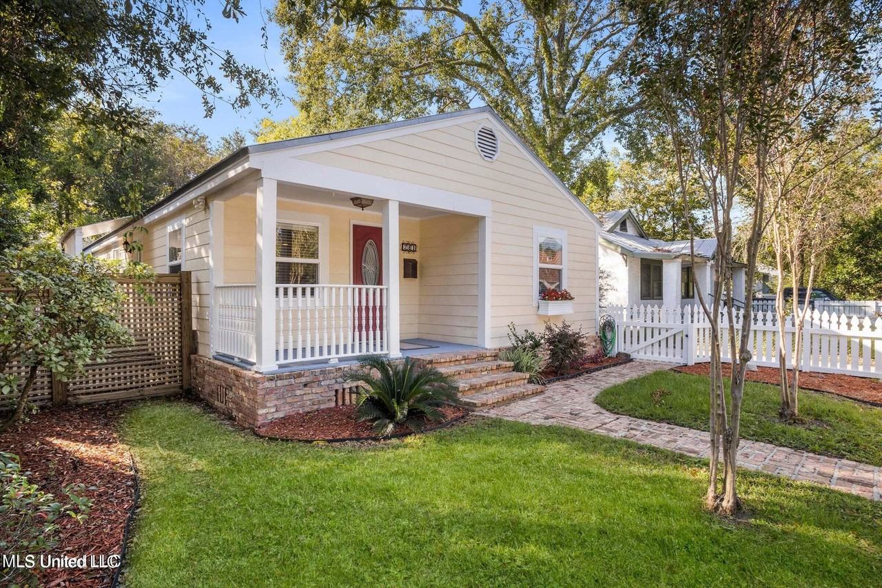 281 Santini St - Photo 2 of 27