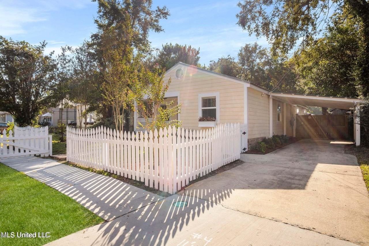 281 Santini St - Photo 3 of 27