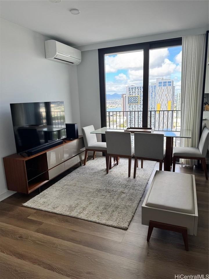 987 Queen St #3605 - Photo 7 of 13