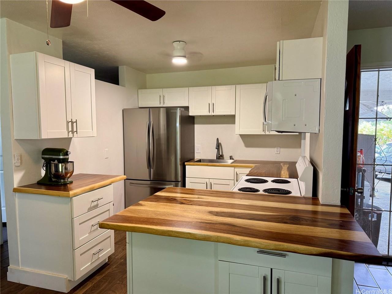 300 Karsten Dr - Photo 2 of 13