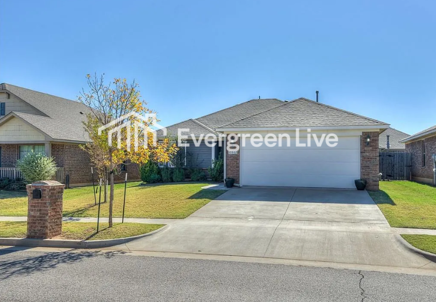 10512 Nw 35th St - Photo 2 of 3