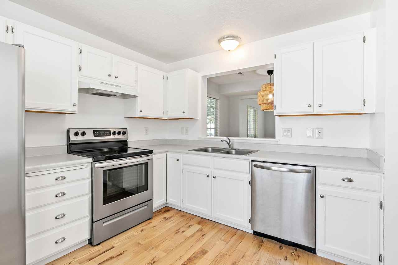 774 E St - Photo 6 of 15