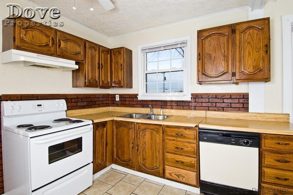 2415 N Hillcrest Dr #A - Photo 3 of 8