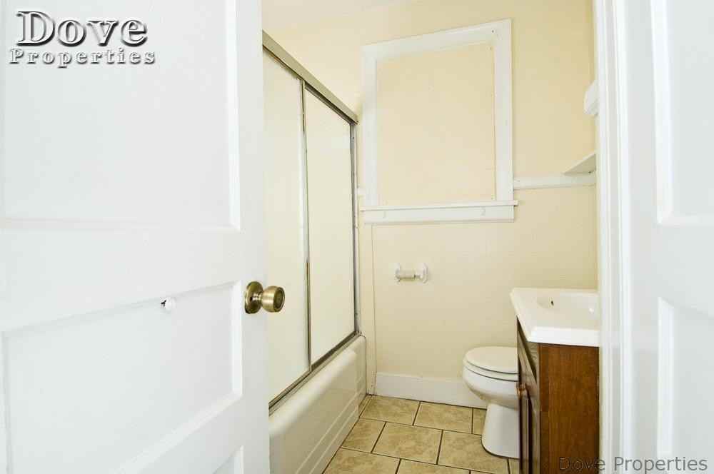 2415 N Hillcrest Dr #A - Photo 7 of 8