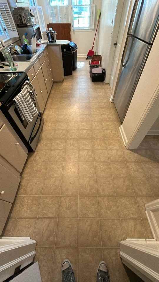 710 Summit Ave - Photo 5 of 17