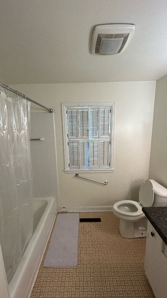 710 Summit Ave - Photo 6 of 17