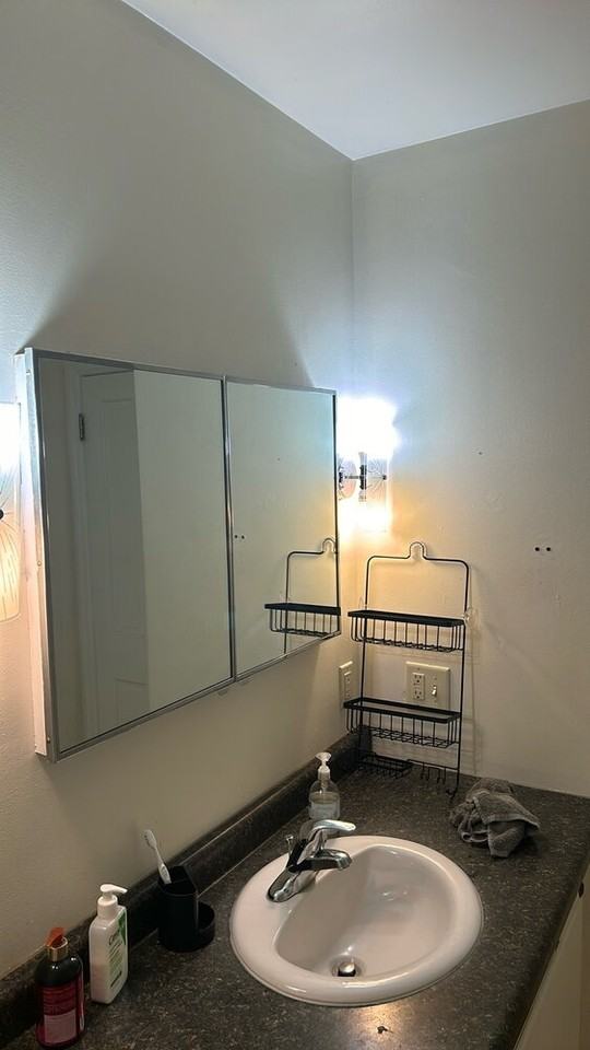 710 Summit Ave - Photo 7 of 17