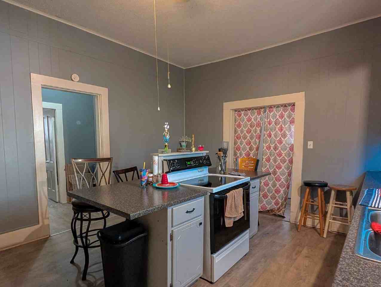 309 Elm St - Photo 4 of 8