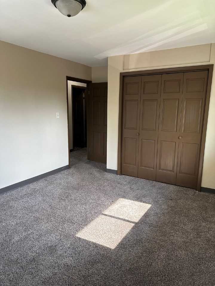 349 W Grand Ave #210 - Photo 4 of 13