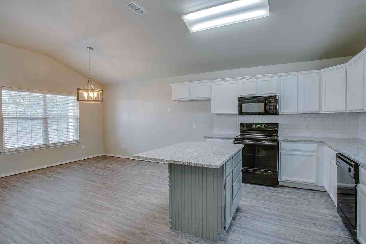 6503 91st St - Photo 7 of 16