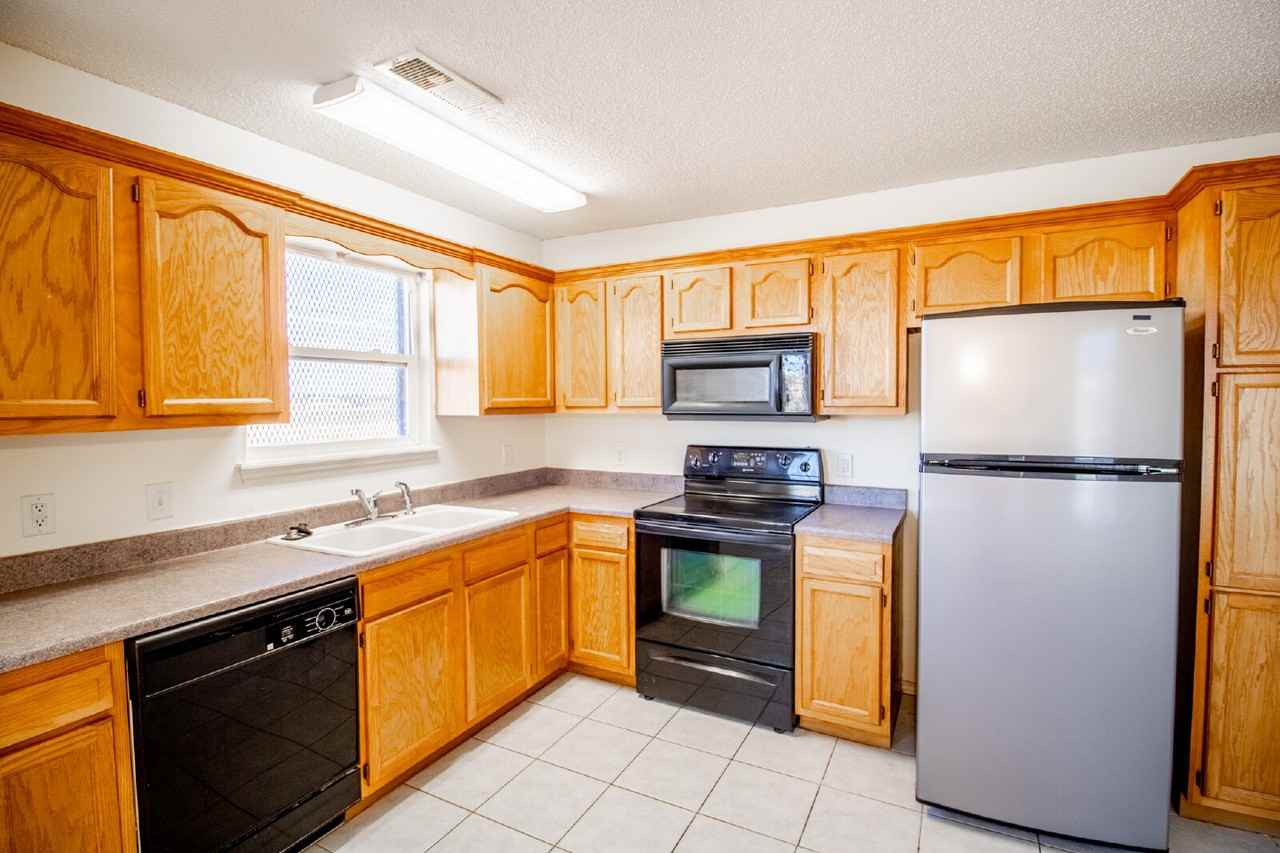 10601 Canton Ave - Photo 4 of 14